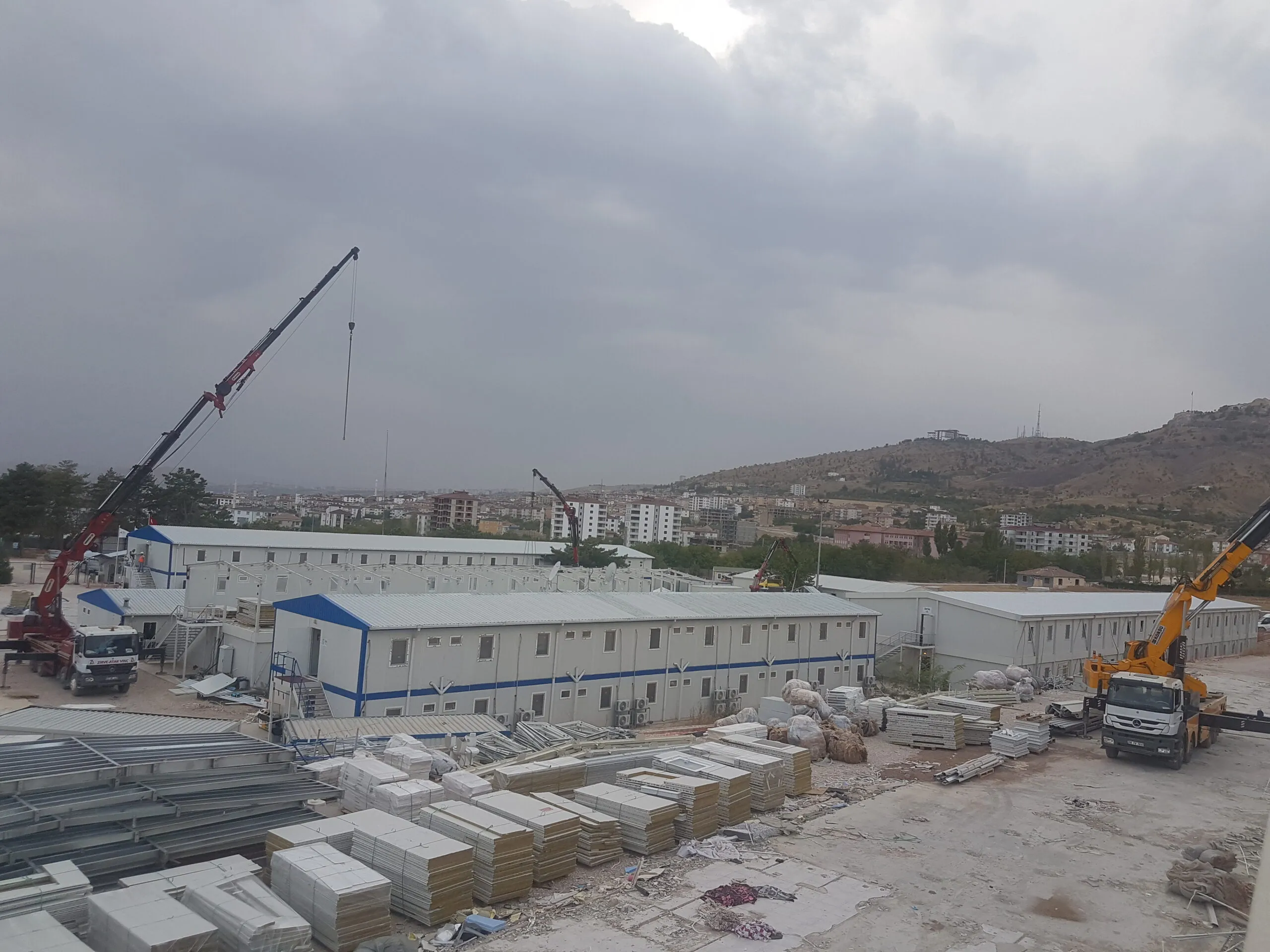 prefabrik kamp binaları